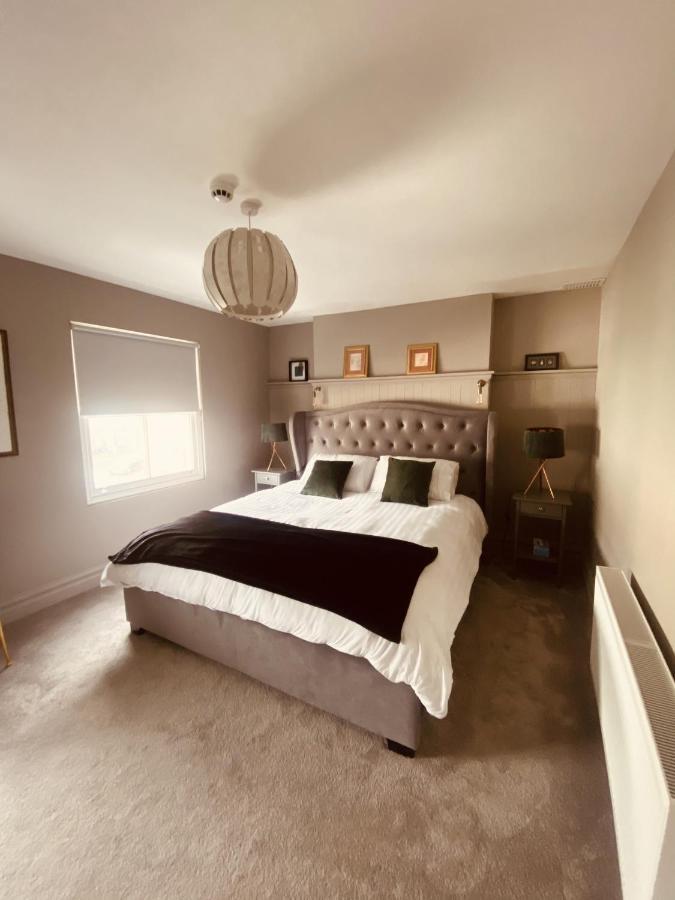 3 Bedroom Luxury Apartment Main Street كاشيل المظهر الخارجي الصورة