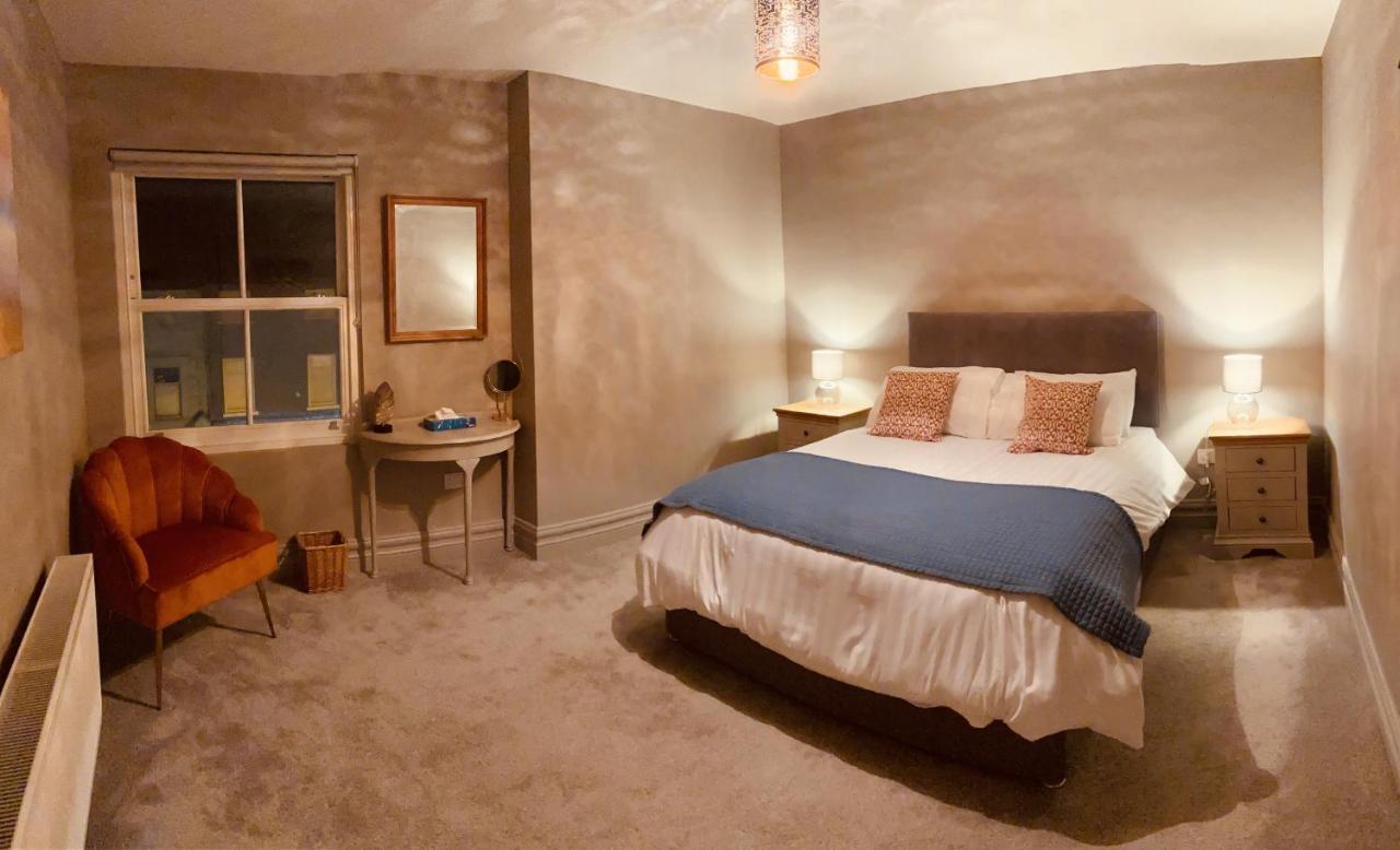 3 Bedroom Luxury Apartment Main Street كاشيل المظهر الخارجي الصورة