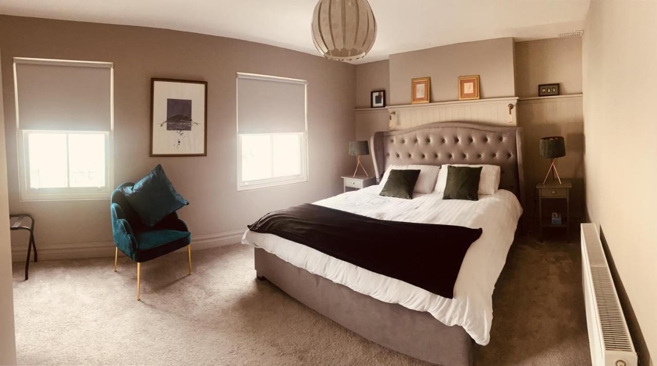 3 Bedroom Luxury Apartment Main Street كاشيل المظهر الخارجي الصورة