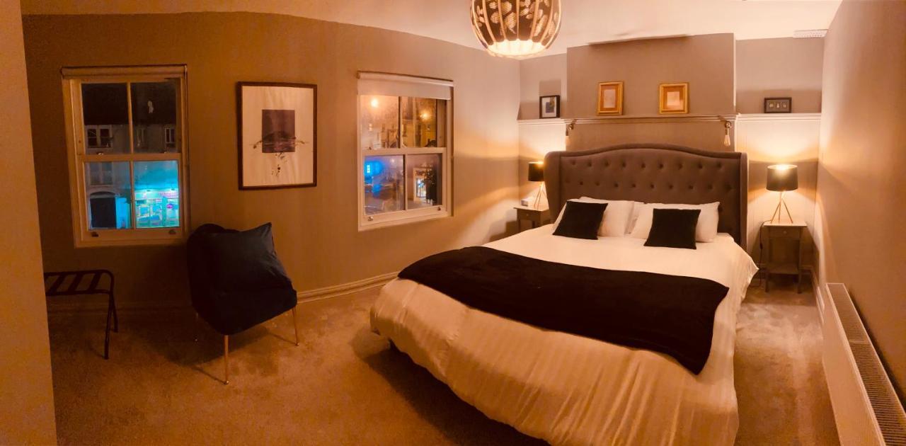 3 Bedroom Luxury Apartment Main Street كاشيل المظهر الخارجي الصورة