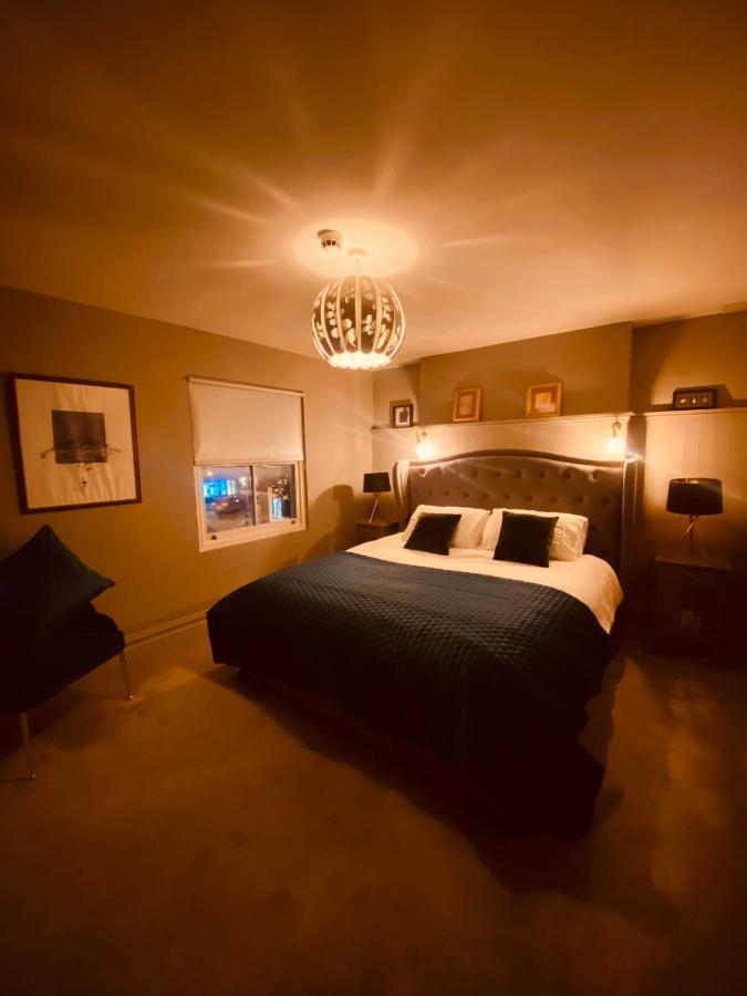 3 Bedroom Luxury Apartment Main Street كاشيل المظهر الخارجي الصورة